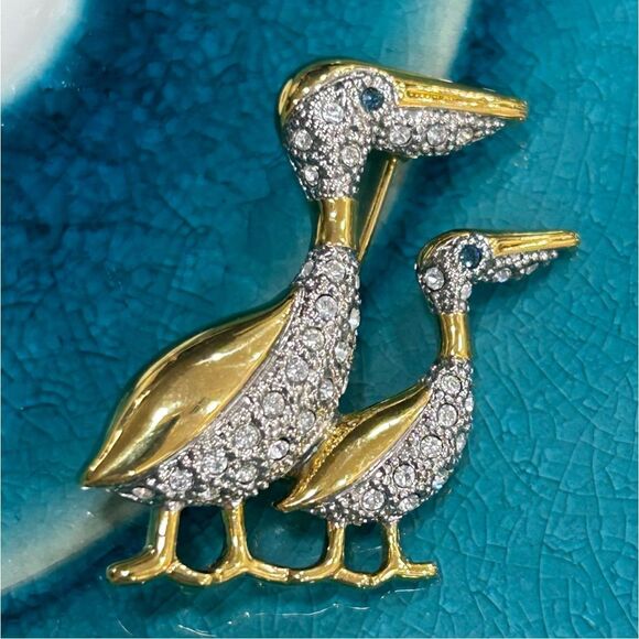 Mother & Baby Rhinestone Crystal Pelican Brooch Pin Women's Silver and Gold-tone - Picture 5 of 8